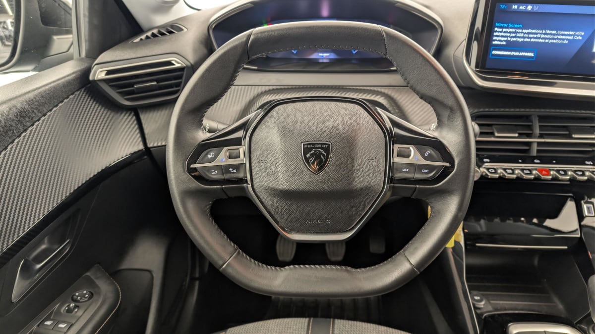 Peugeot 208 - Image 14