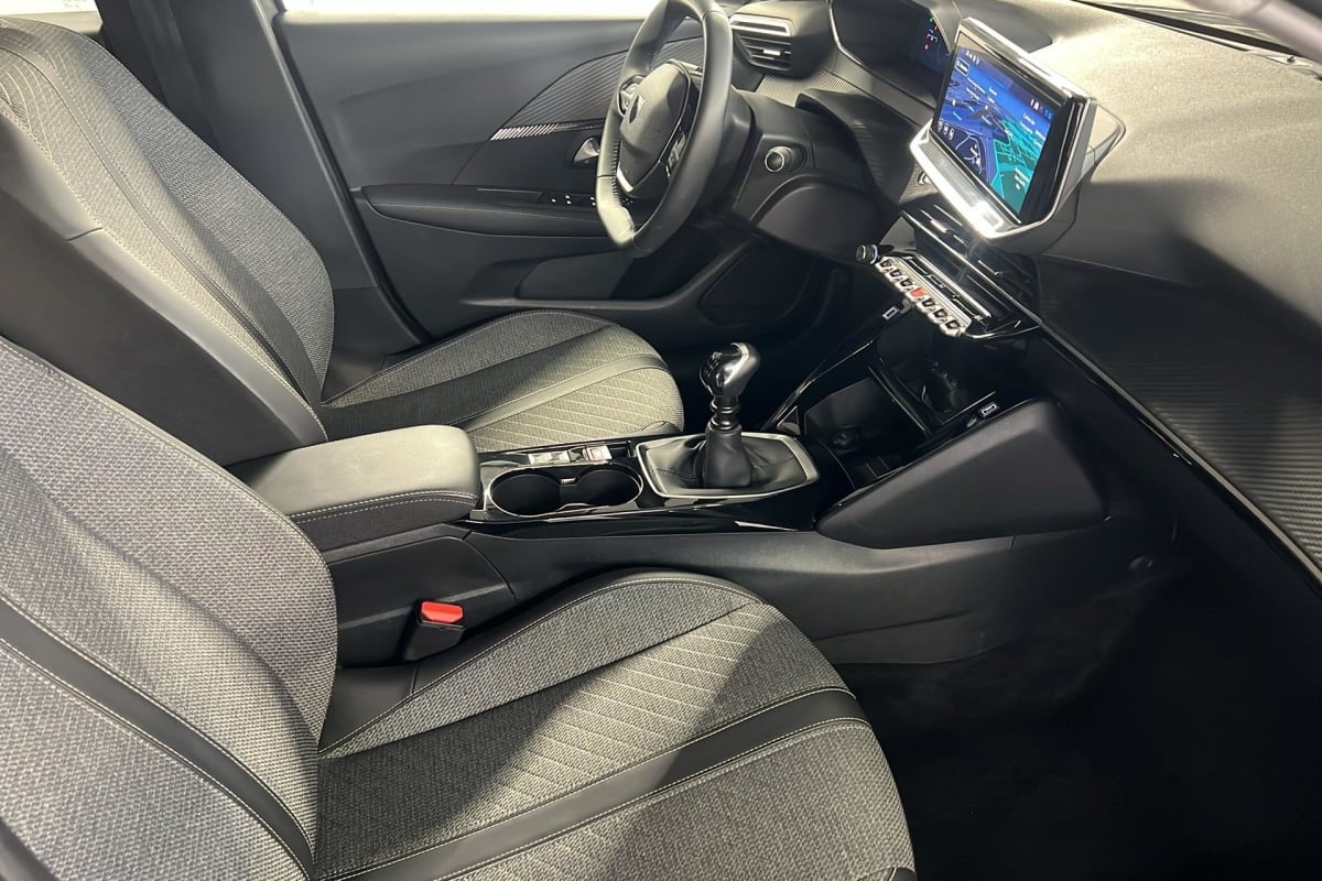 Peugeot 208 - Image 9
