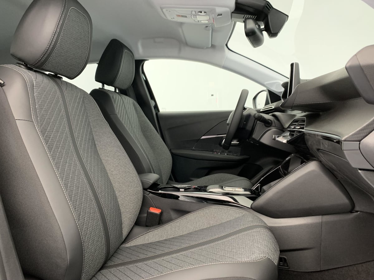 Peugeot 208 - Image 55