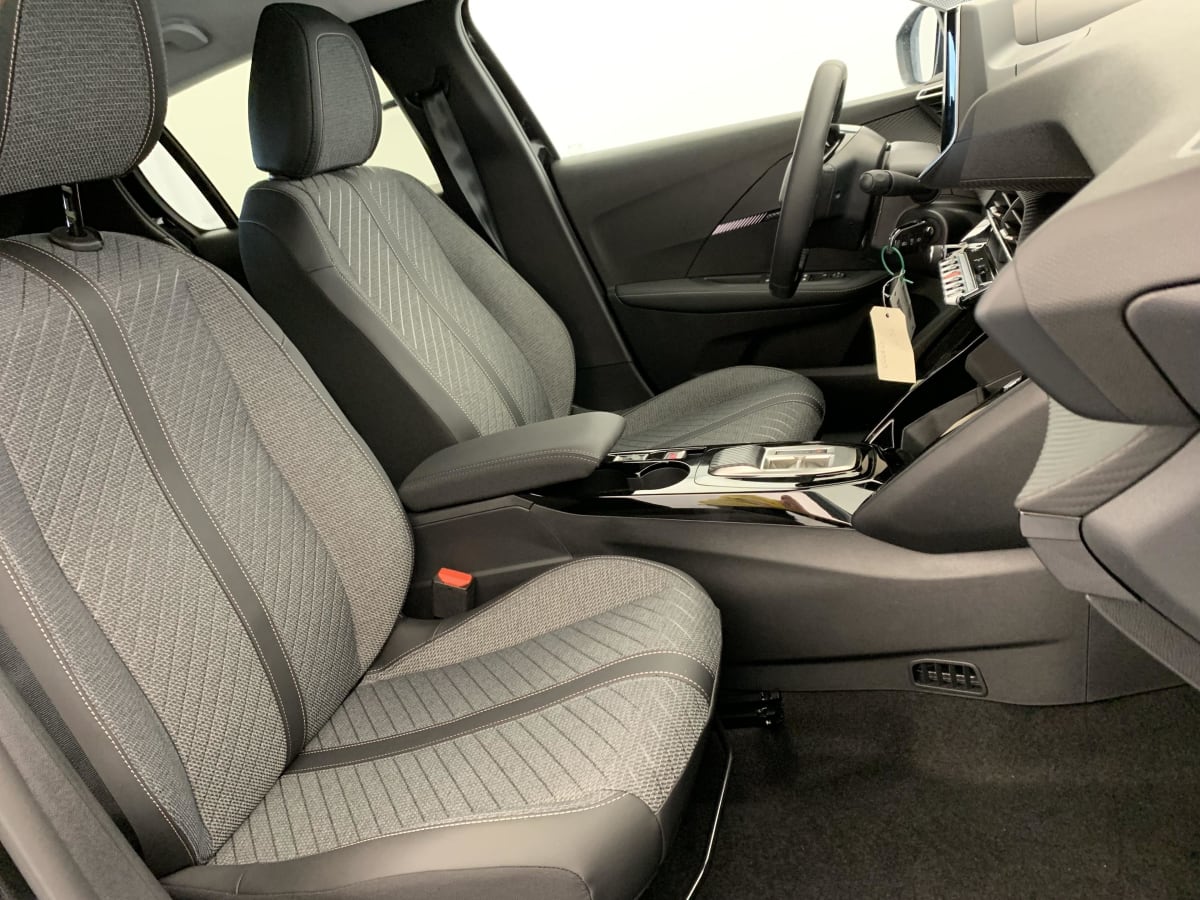 Peugeot 208 - Image 30
