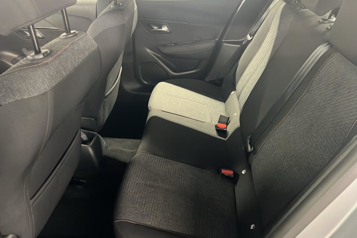 Peugeot 208 - Image 10