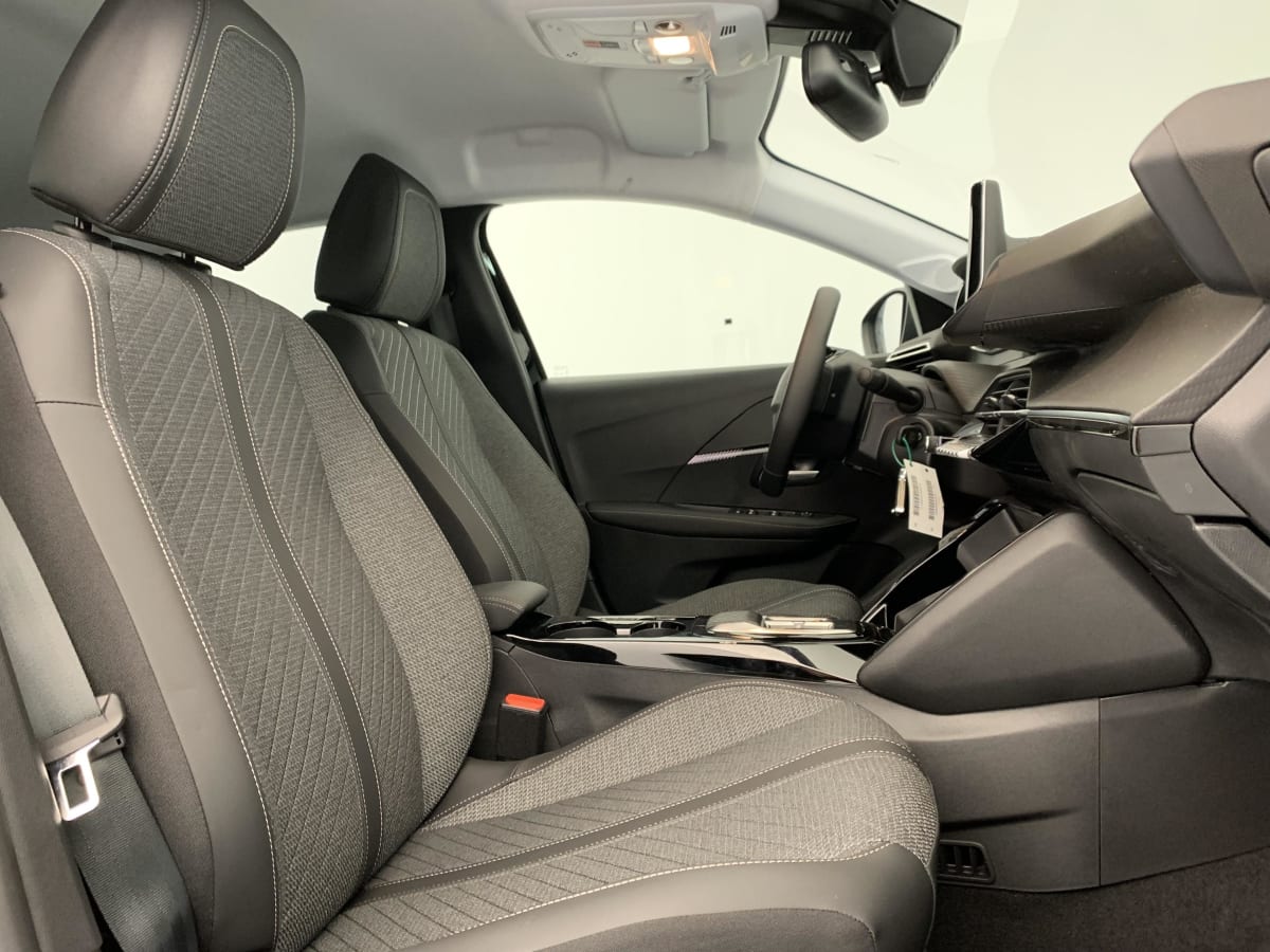 Peugeot 208 - Image 129