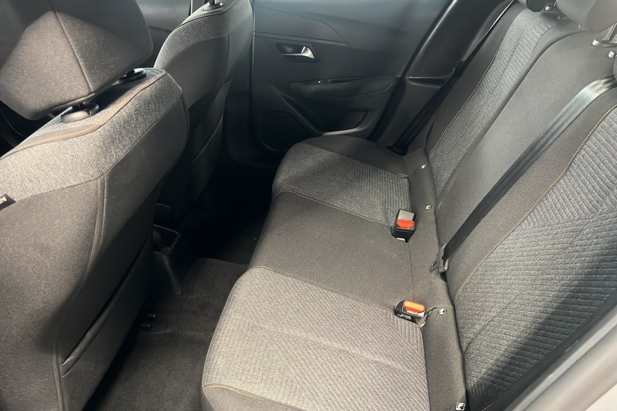 Peugeot 208 - Image 10