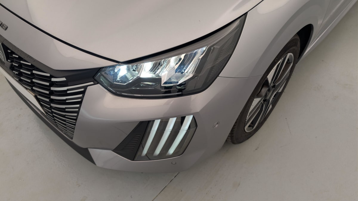 Peugeot 208 - Image 22