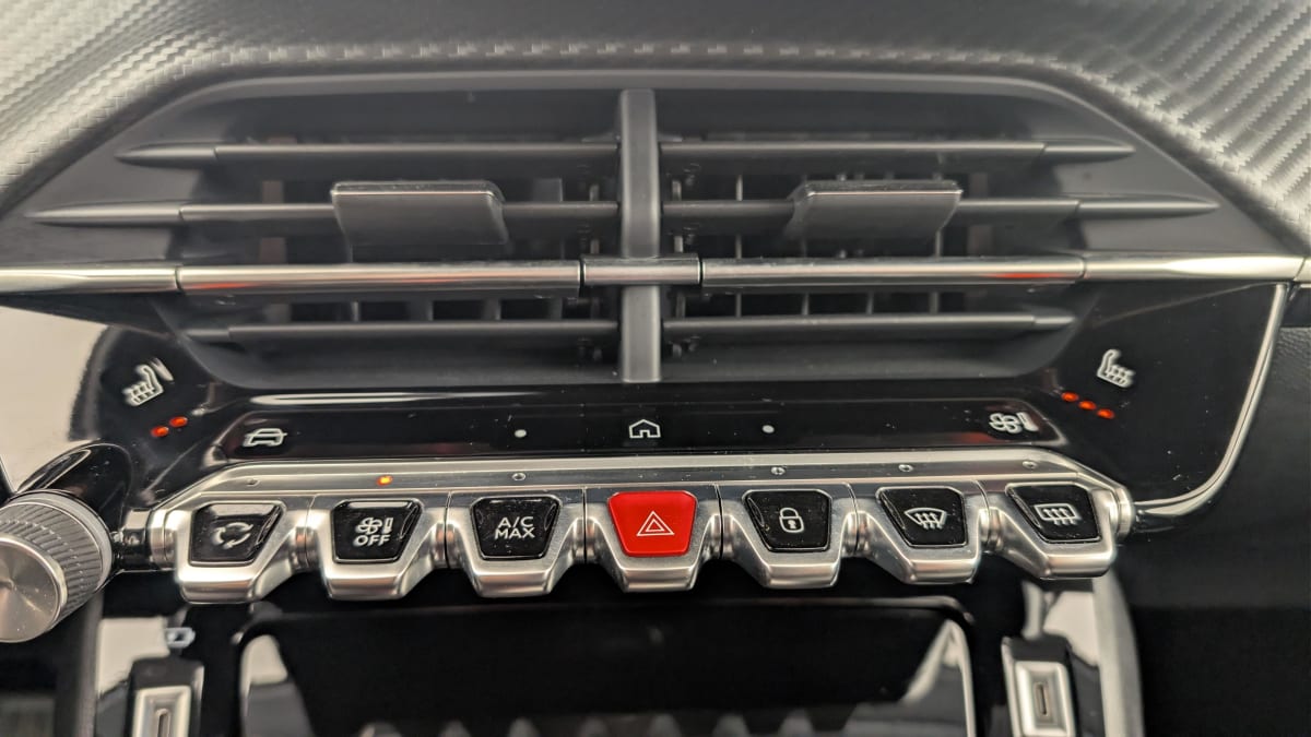 Peugeot 208 - Image 20
