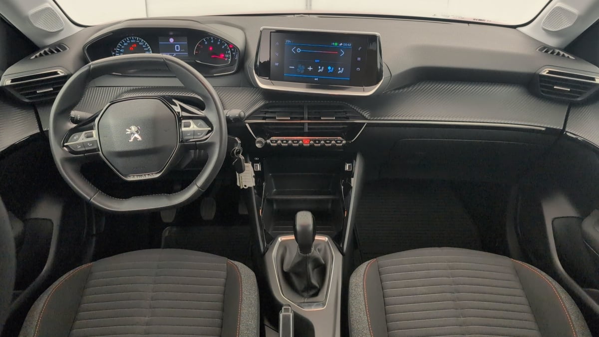 Peugeot 208 - Image 13