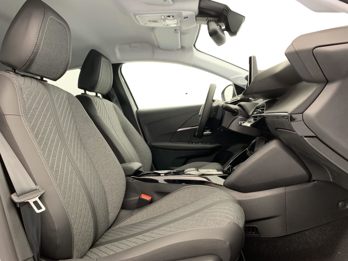 Peugeot 208 - Image 78