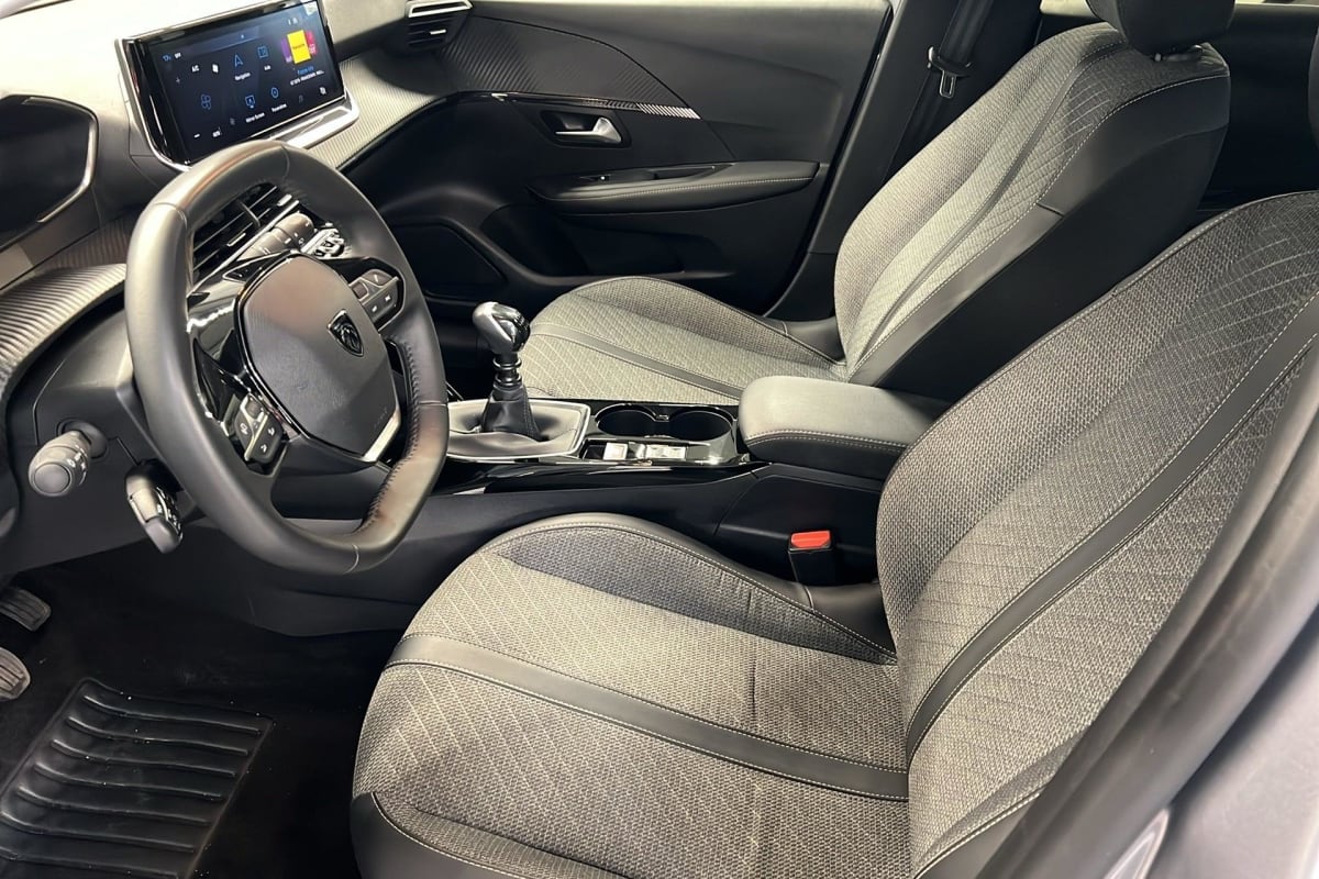 Peugeot 208 - Image 9