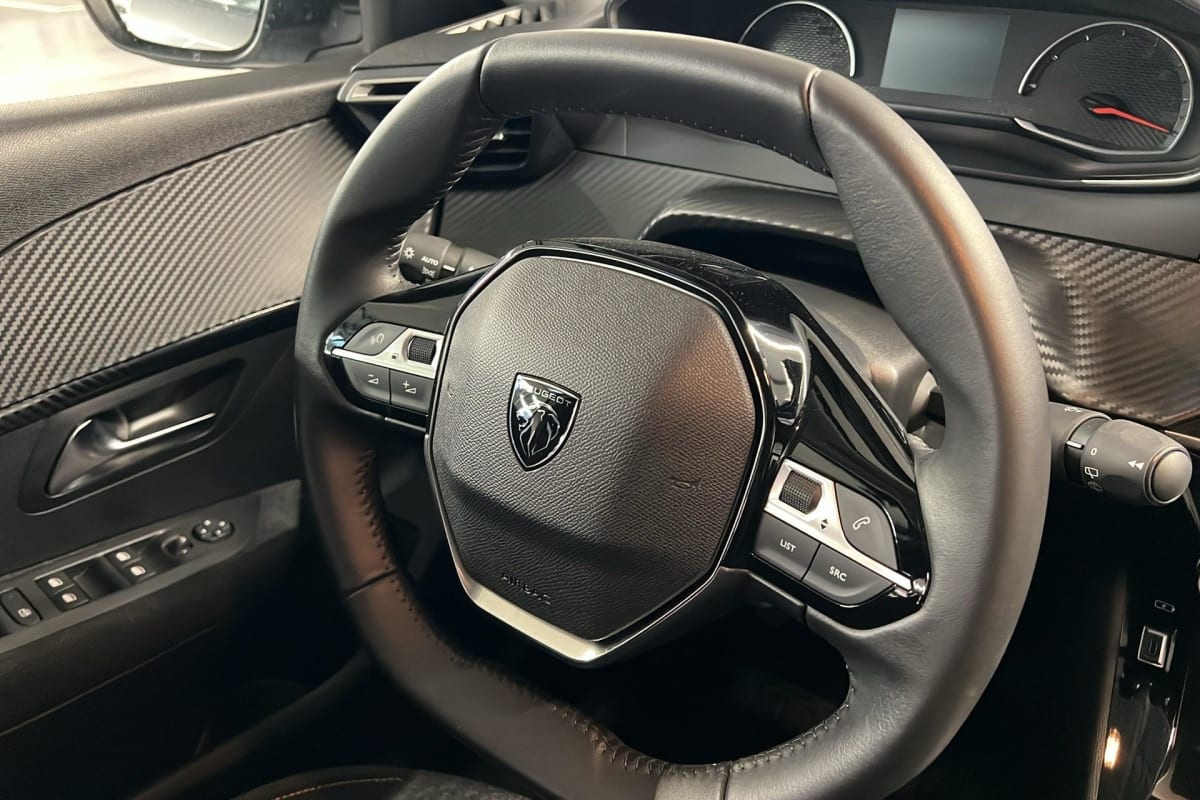 Peugeot 208 - Image 15