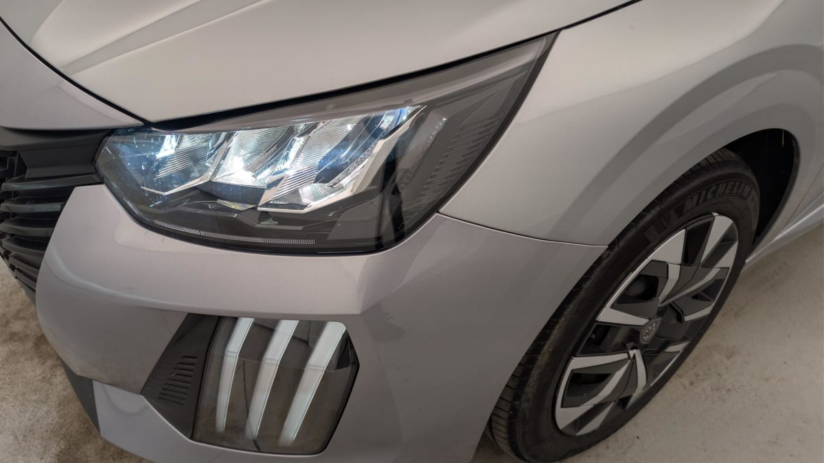 Peugeot 208 - Image 20