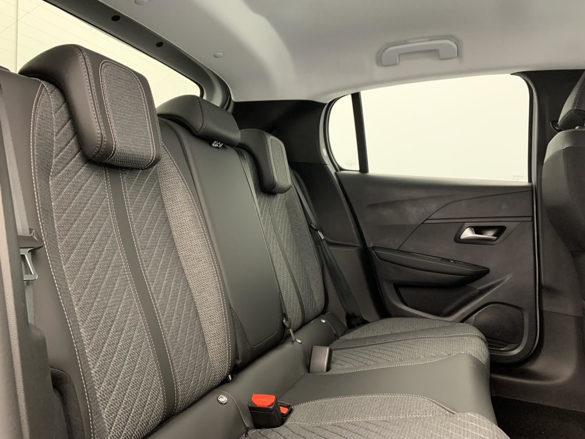Peugeot 208 - Image 79