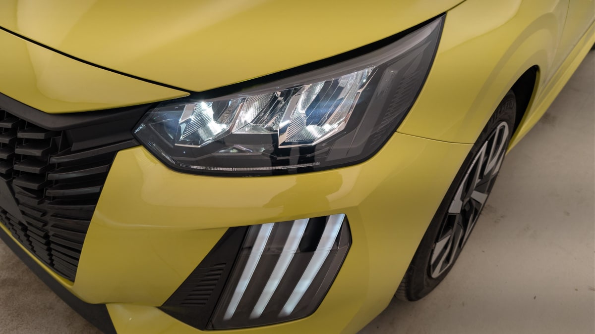 Peugeot 208 - Image 19