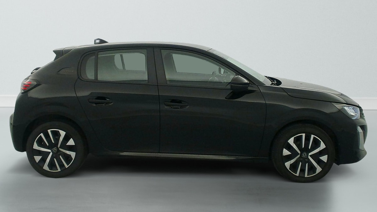Peugeot 208 - Image 8