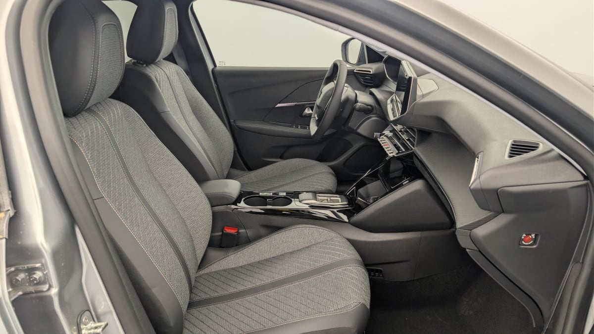 Peugeot 208 - Image 33