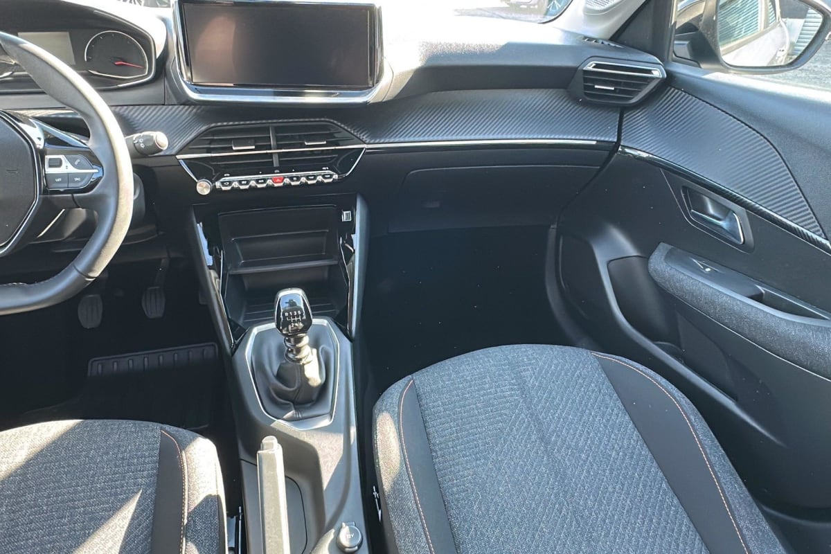 Peugeot 208 - Image 17