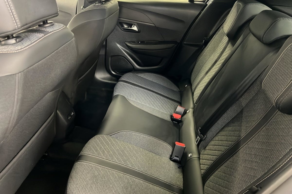 Peugeot 208 - Image 10