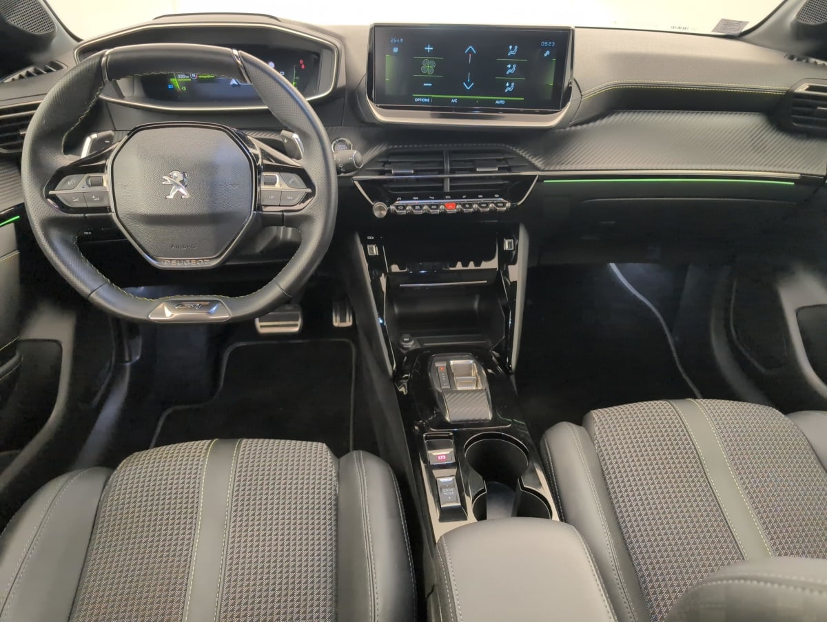 Peugeot 208 - Image 13