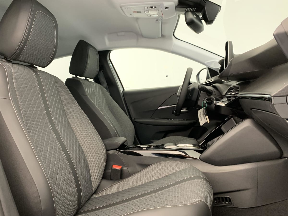 Peugeot 208 - Image 80