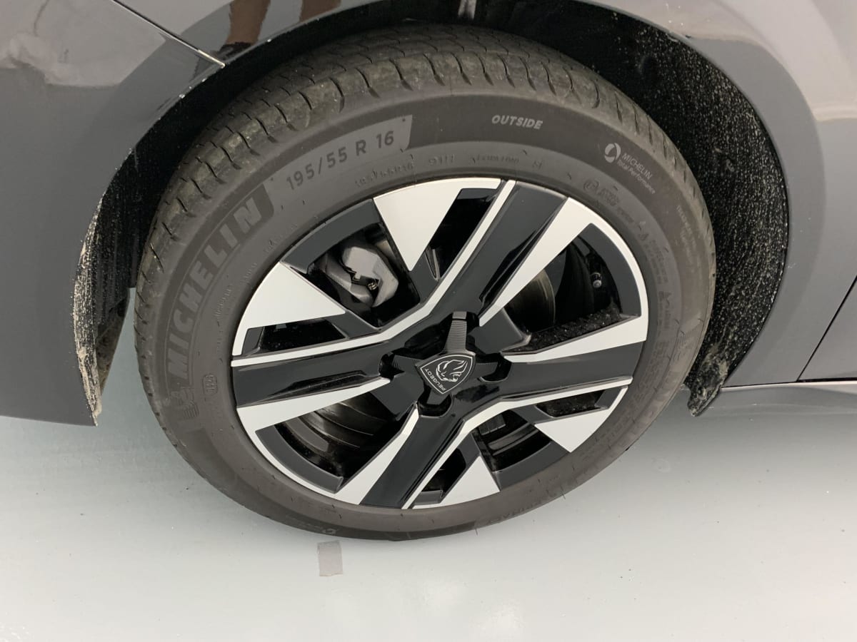 Peugeot 208 - Image 142