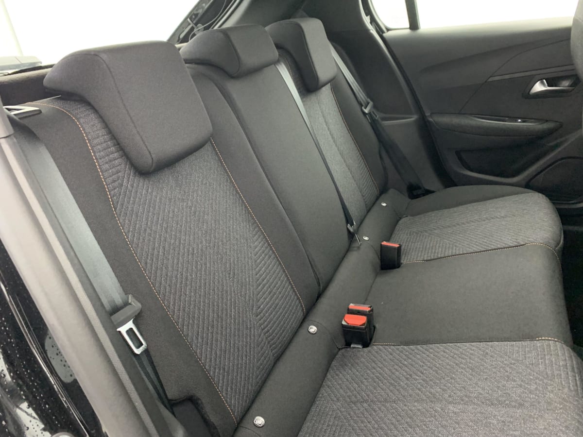 PEUGEOT 208 HYBRID 100 E-DCS6 STYLE
