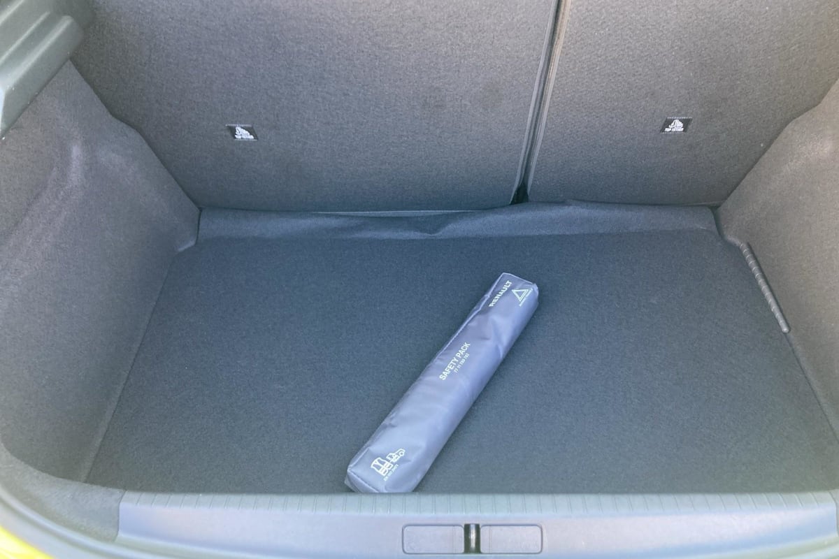 Peugeot 208 - Image 11