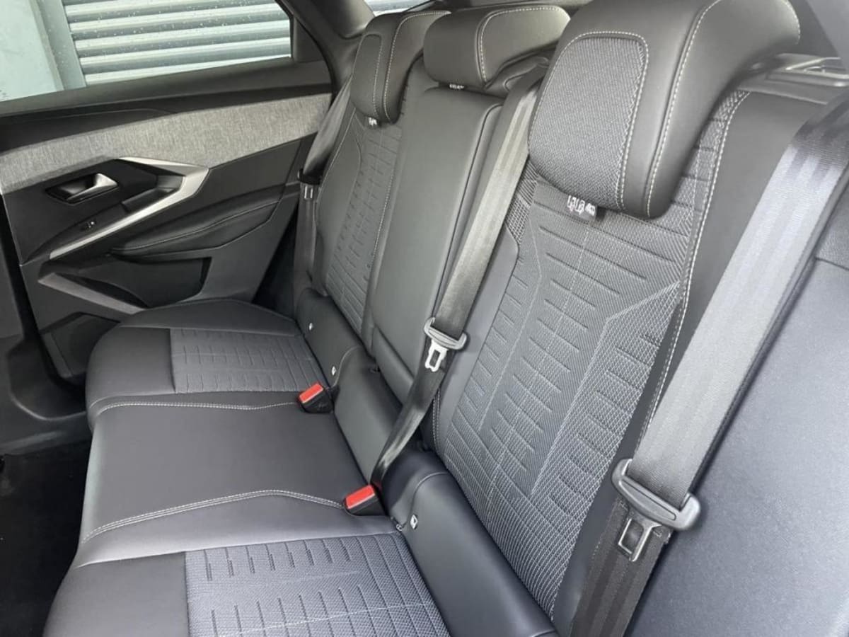 PEUGEOT 3008 HYBRID 145 E-DCS6 GT