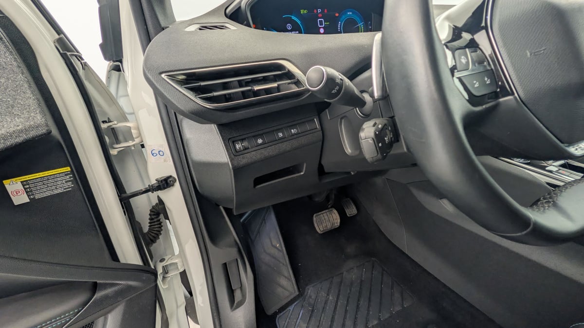 Peugeot 3008 - Image 17