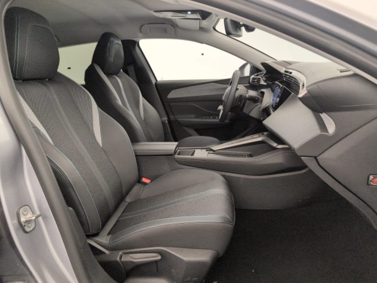 Peugeot 308 - Image 9