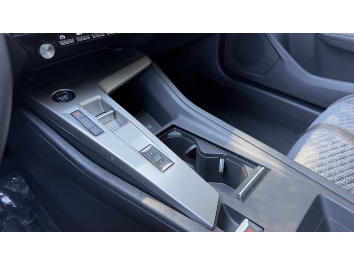 Peugeot 308 - Image 12