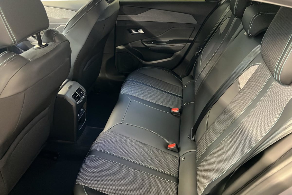 Peugeot 308 - Image 10