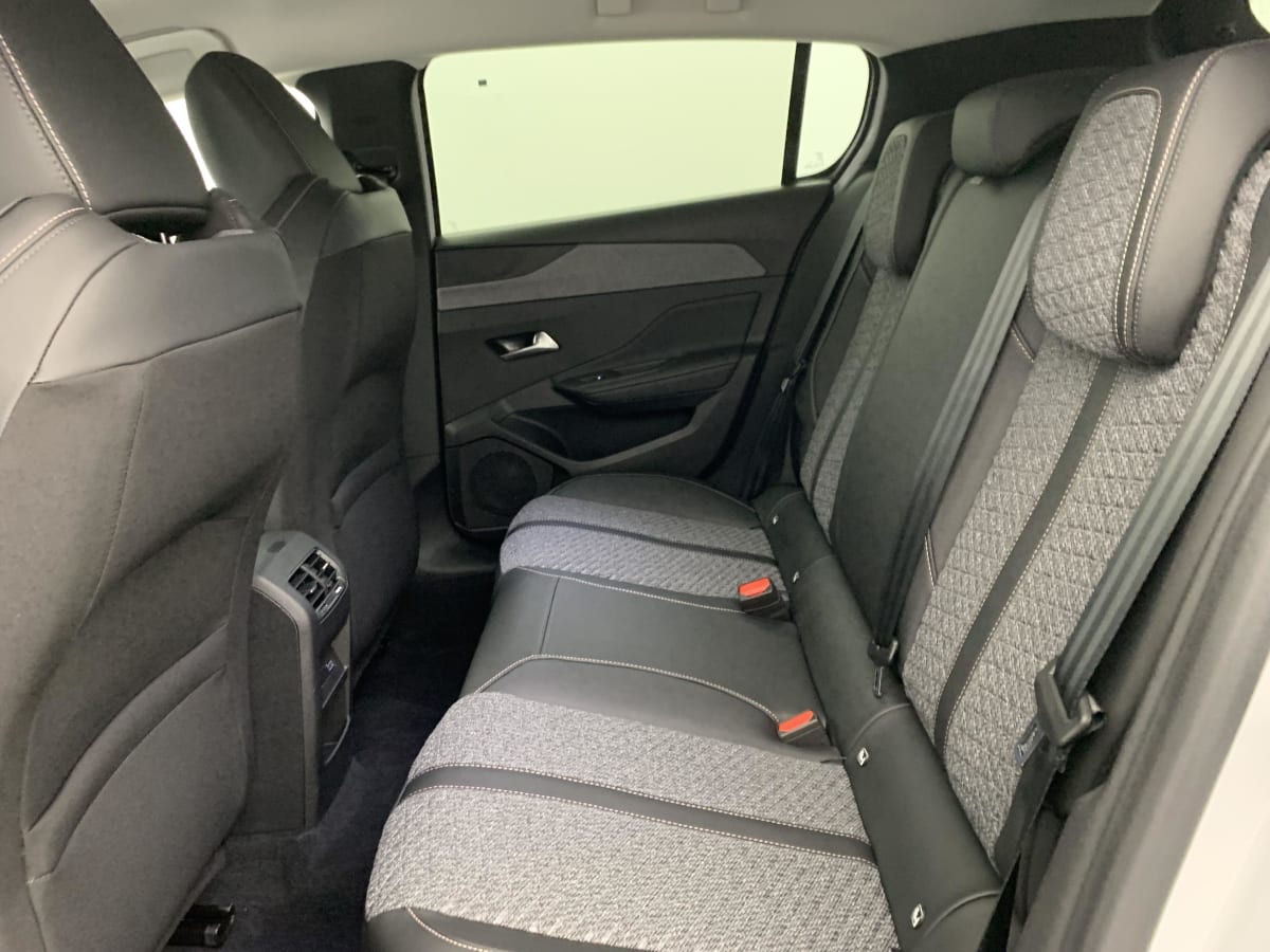Peugeot 308 - Image 18