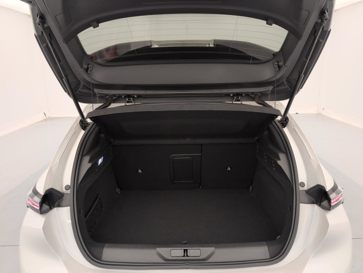 Peugeot 308 - Image 11