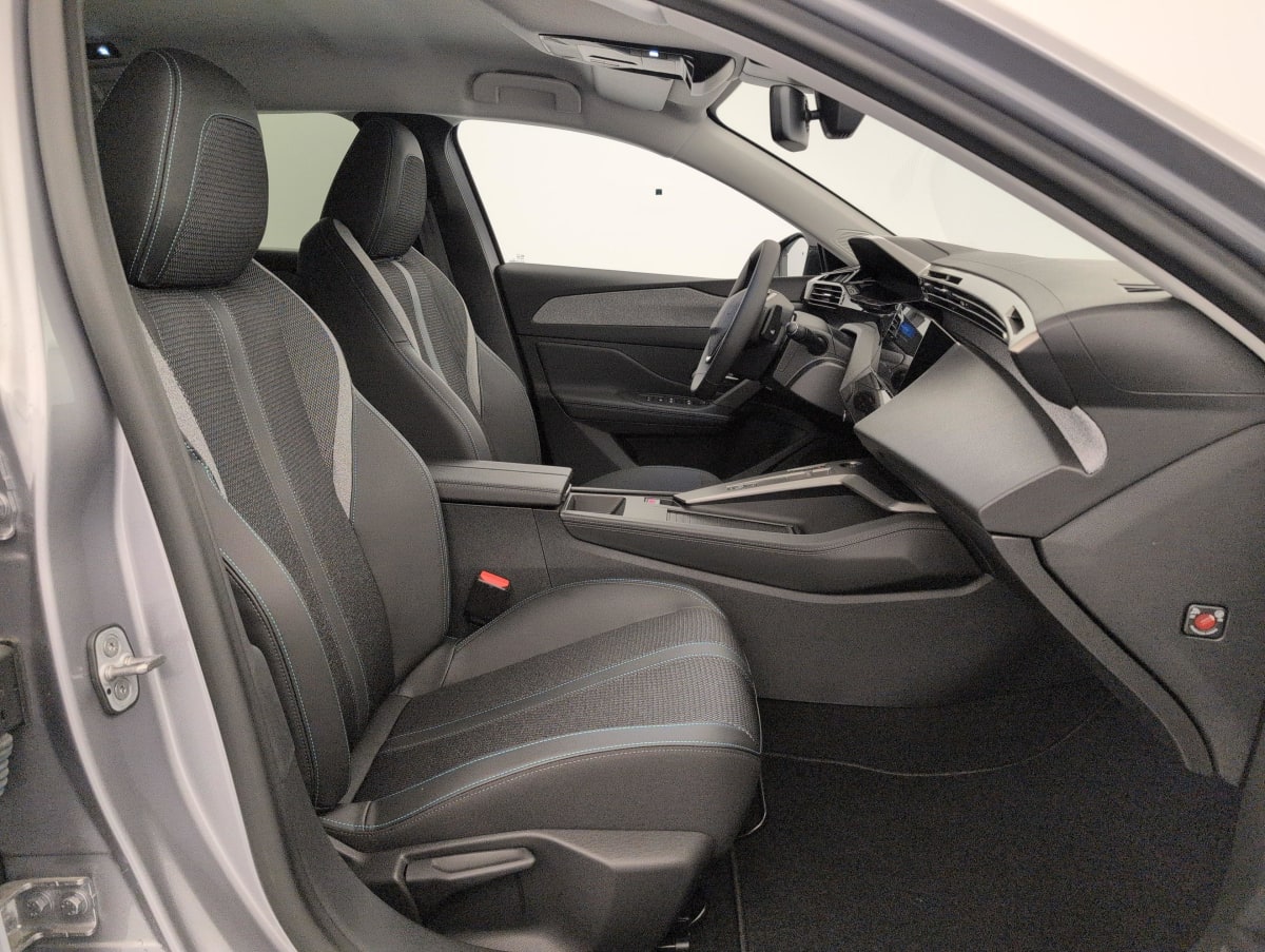 Peugeot 308 - Image 9