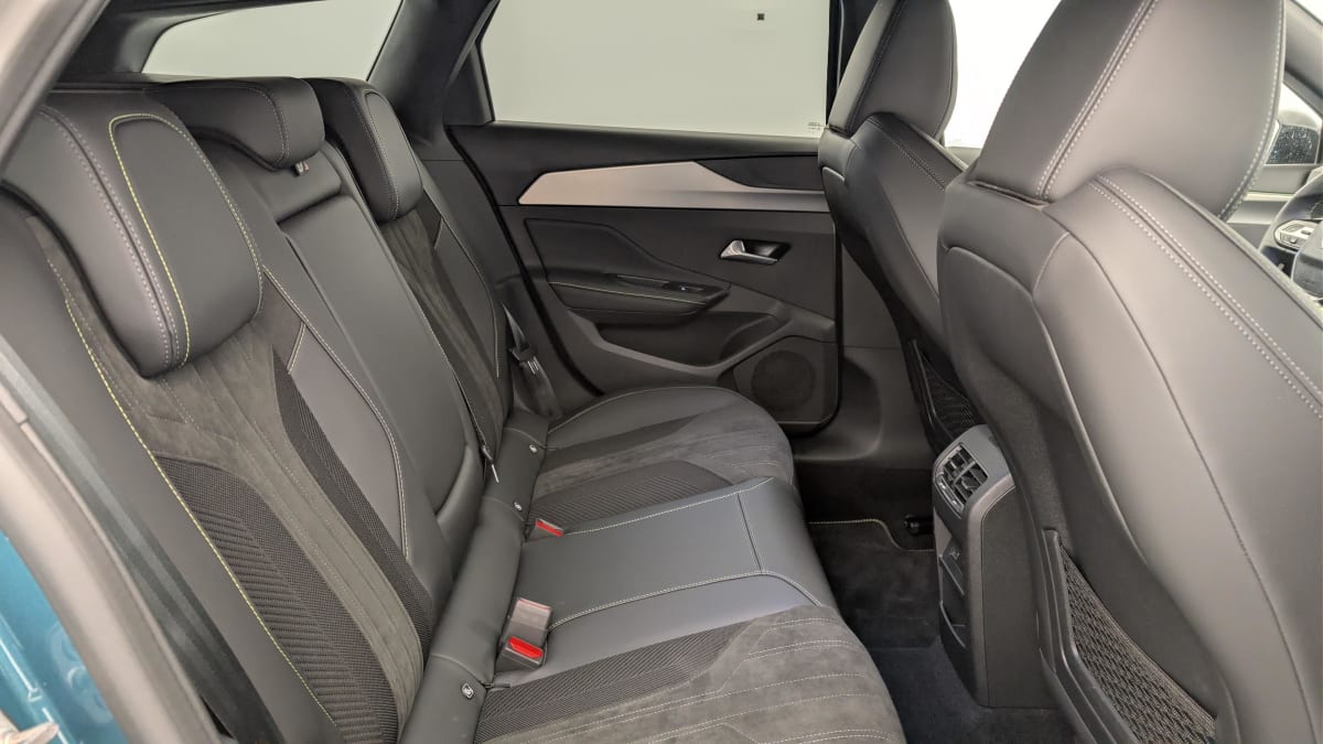 PEUGEOT 308 SW HYBRID 136 E-DCS6 GT