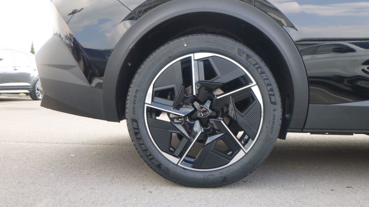 PEUGEOT 408 PURETECH 130 CH EAT8 GT