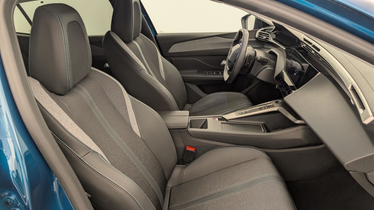 PEUGEOT 408 HYBRID 136 E-DCS6 ALLURE