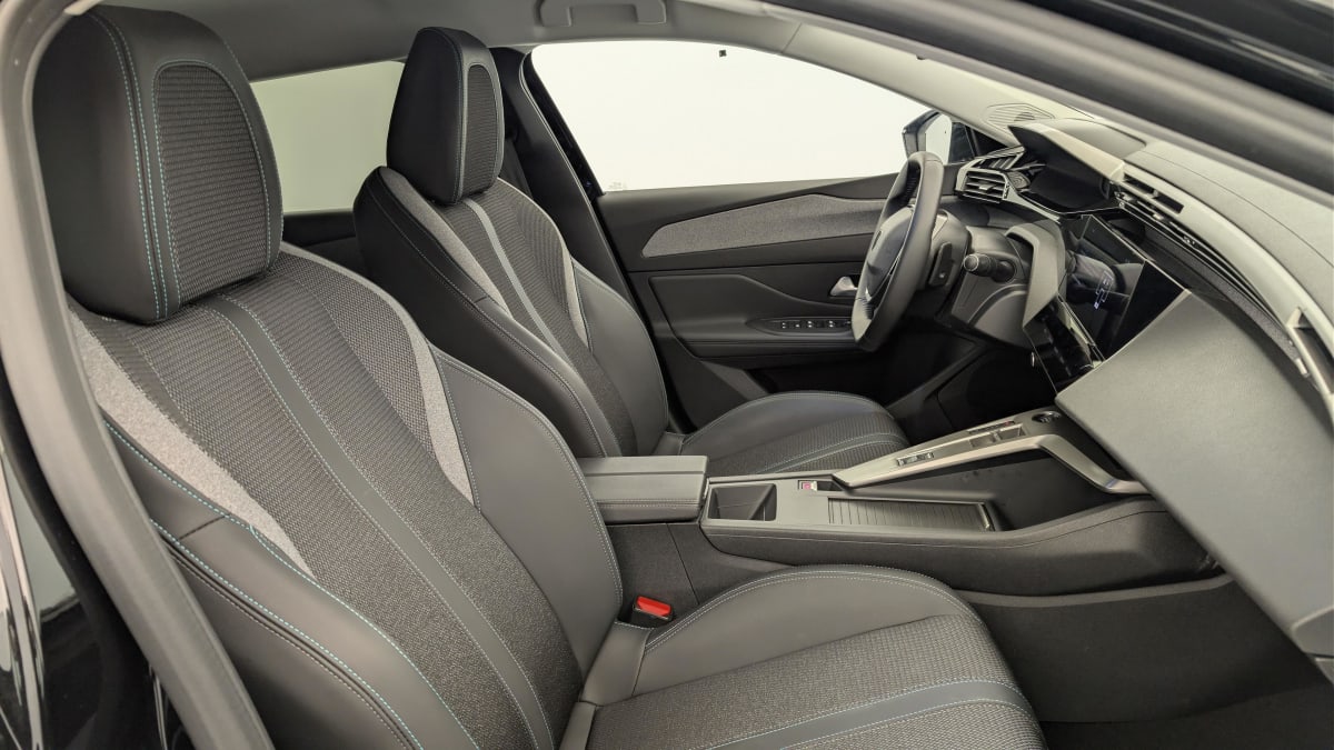 PEUGEOT 408 HYBRID 136 E-DCS6 ALLURE