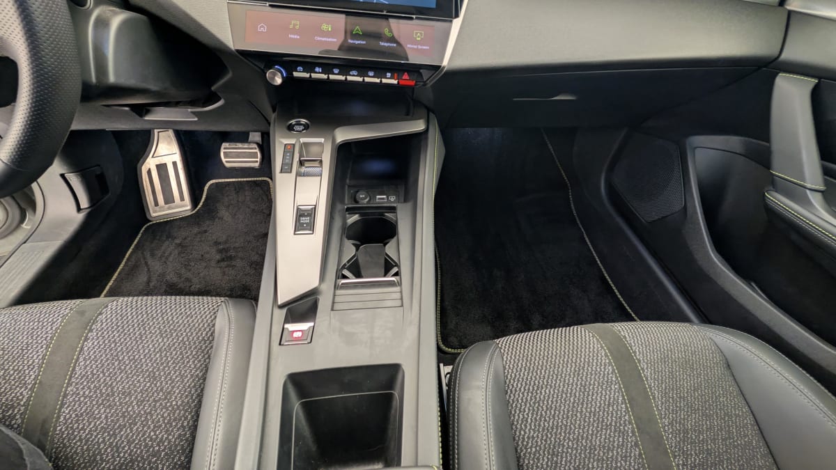 Peugeot 408 - Image 18