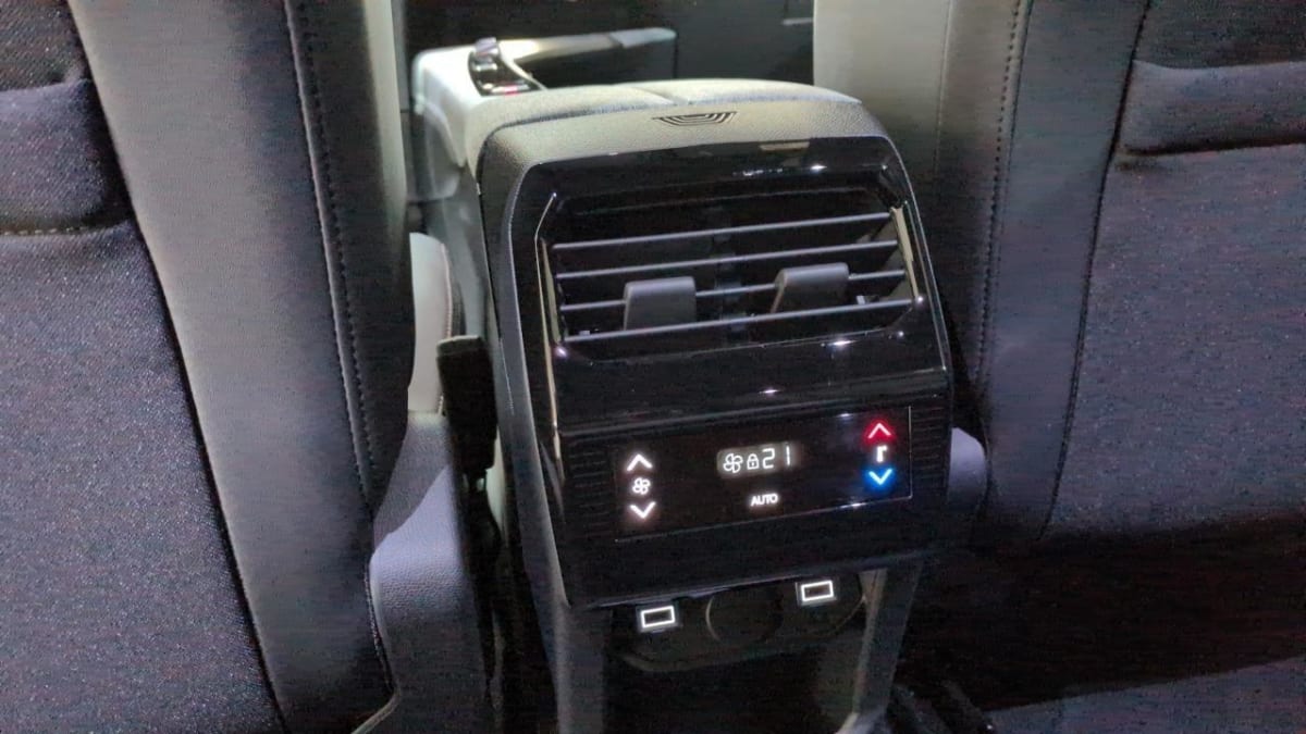 PEUGEOT 5008 HYBRID 145 CH E-DCS6 ALLURE