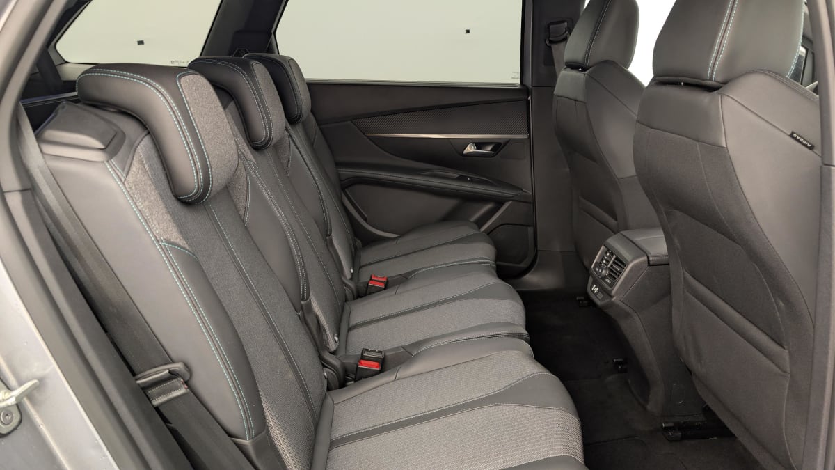 PEUGEOT 5008 HYBRID 136 E-DCS6 ALLURE PACK