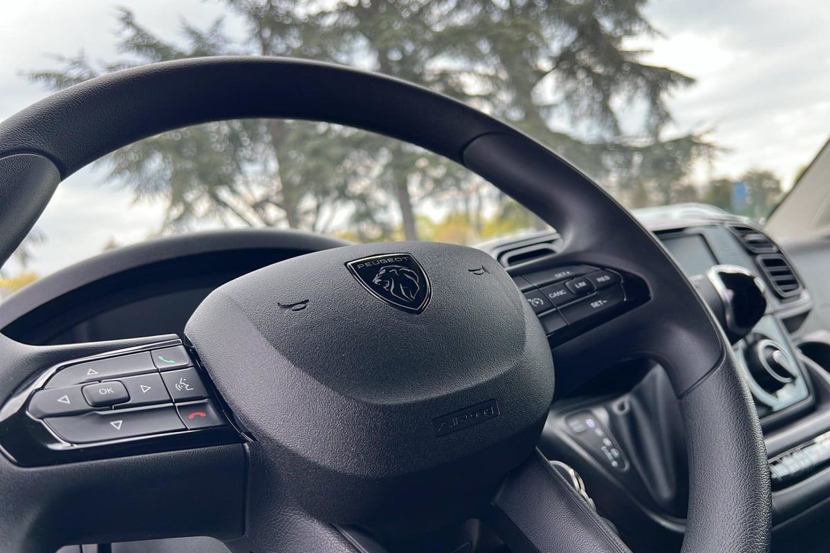 Peugeot BOXER FOURGON - Image 15