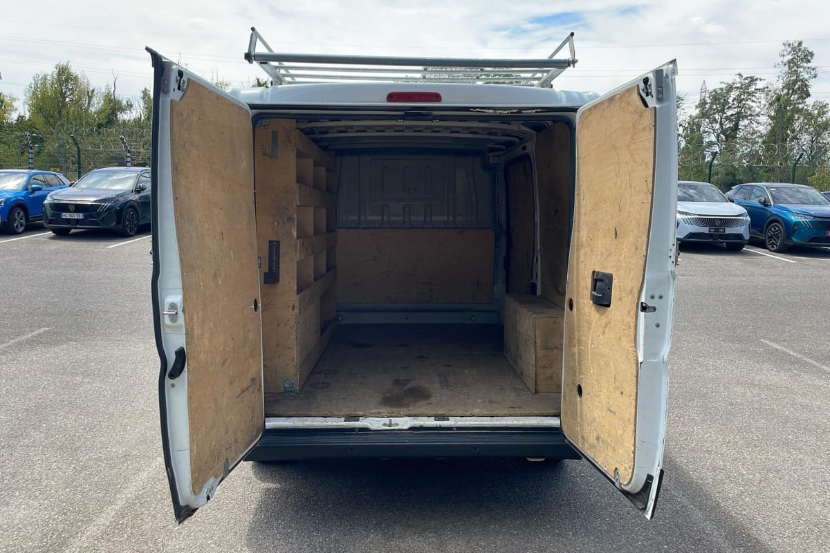 Peugeot BOXER FOURGON - Image 11