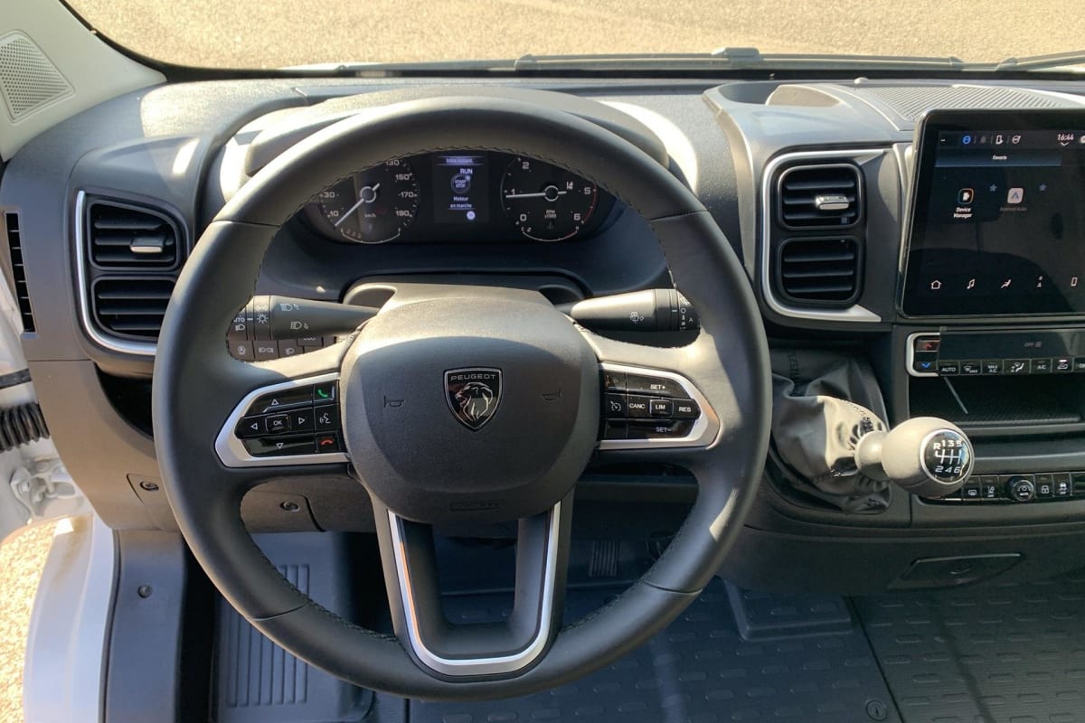 Peugeot BOXER FOURGON - Image 14