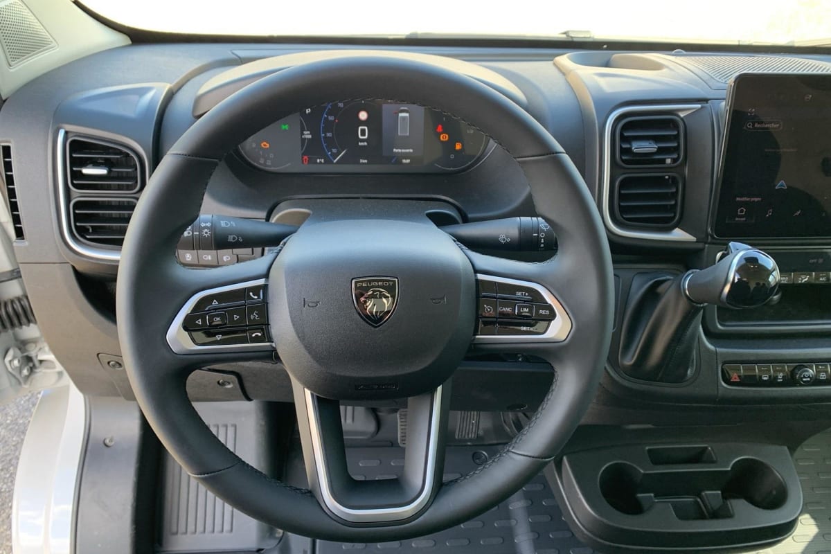 Peugeot BOXER FOURGON - Image 14