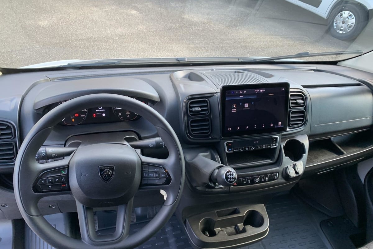 Peugeot BOXER FOURGON - Image 13