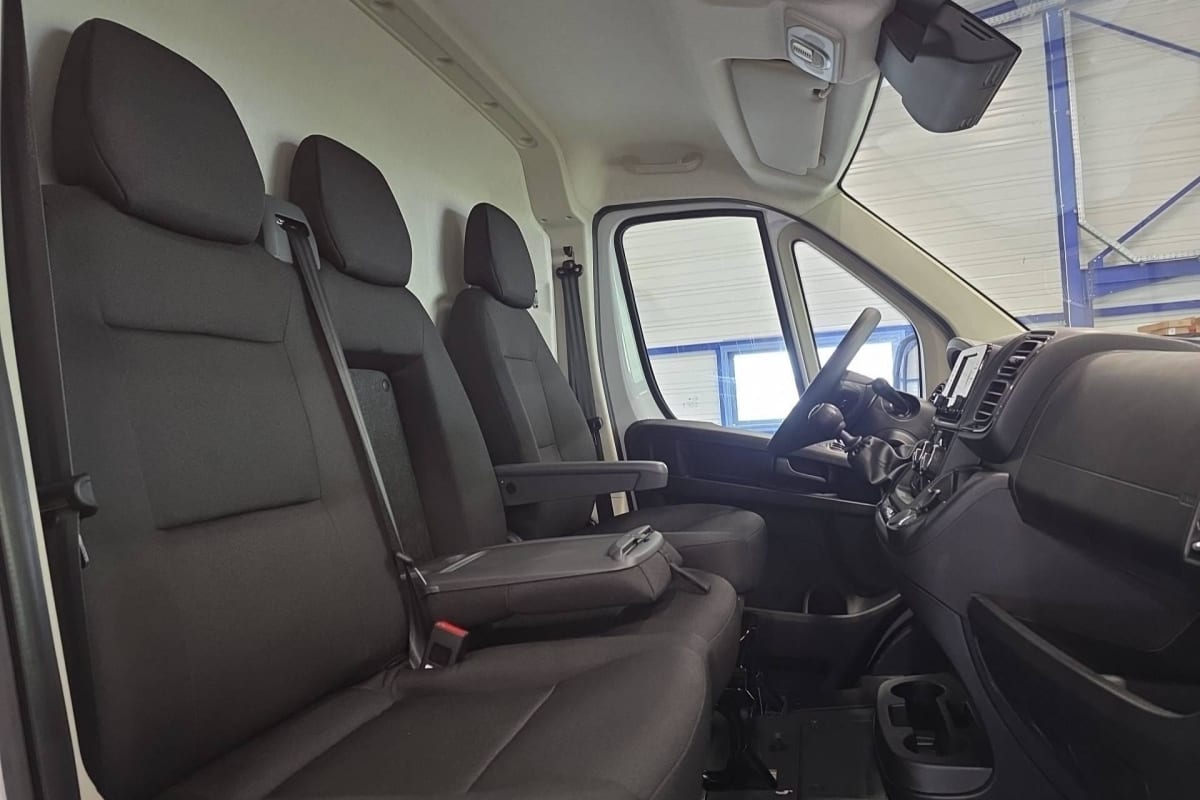 Peugeot BOXER FOURGON - Image 9