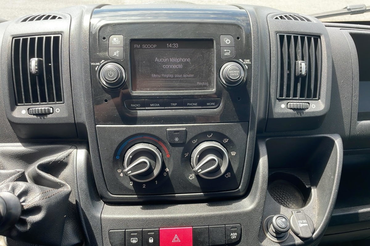 Peugeot BOXER FOURGON - Image 14