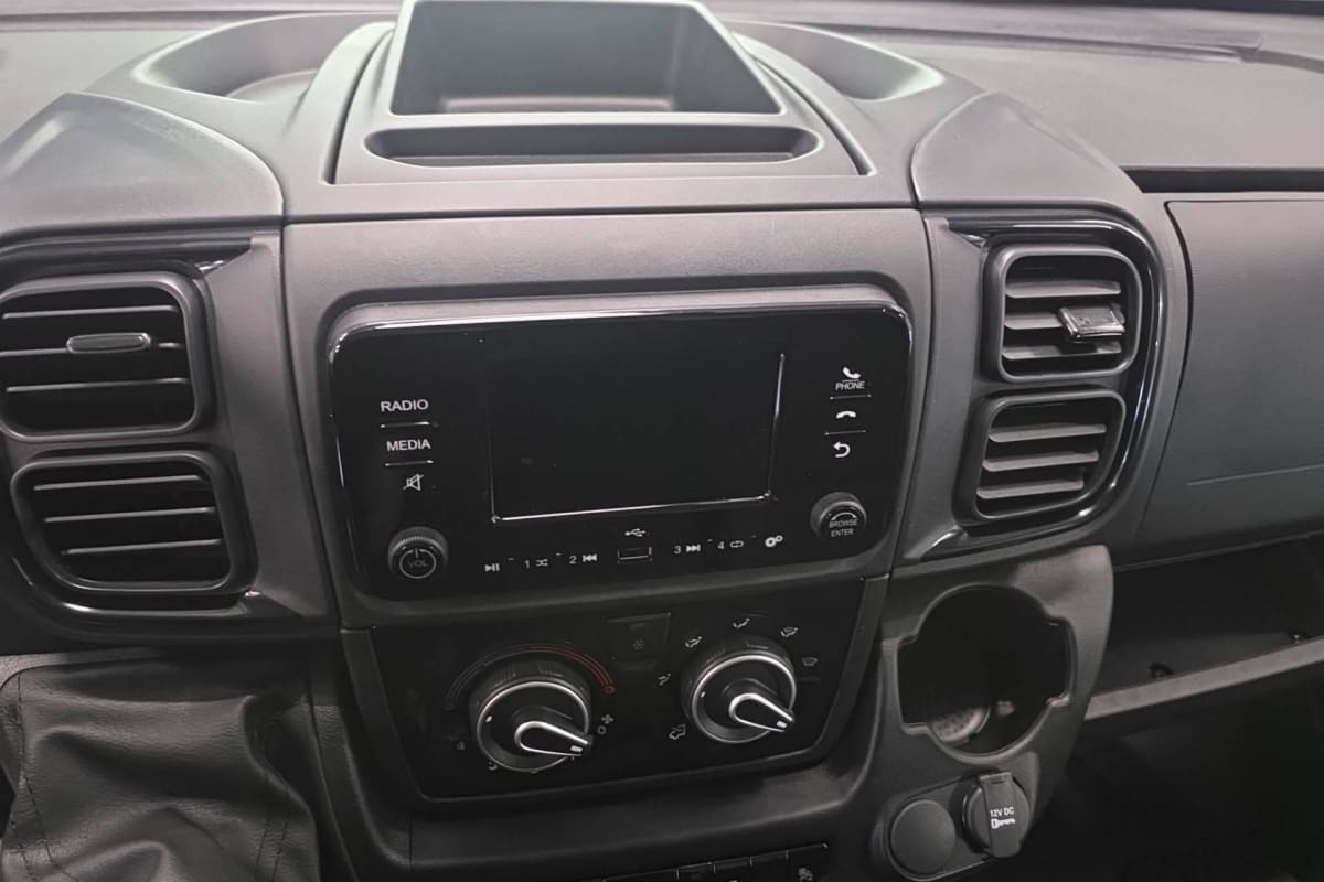 Peugeot BOXER FOURGON - Image 18