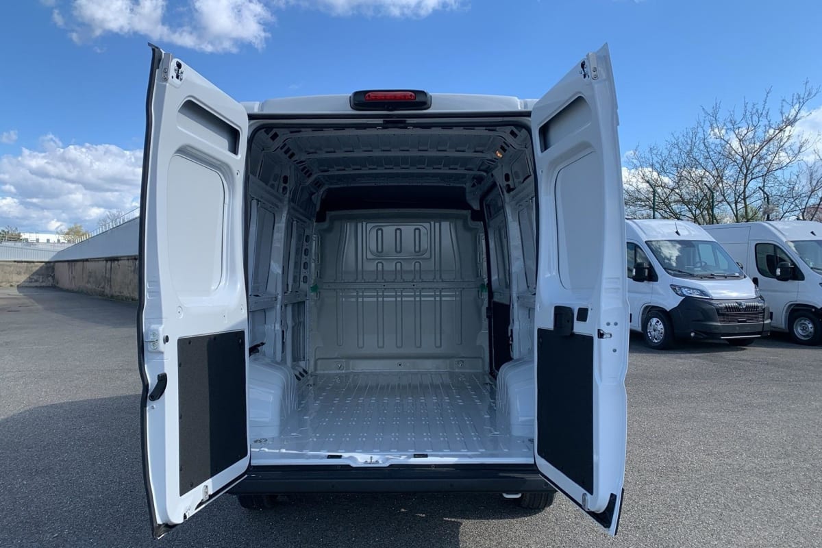 Peugeot BOXER FOURGON - Image 11