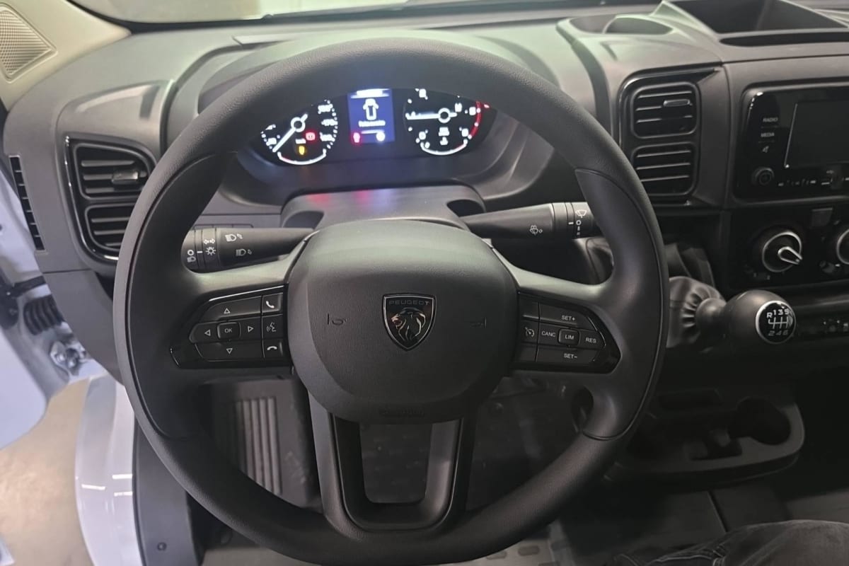 Peugeot BOXER FOURGON - Image 14